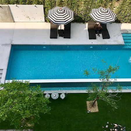 Baan Oliver Srinakarin Bangkok Exterior foto