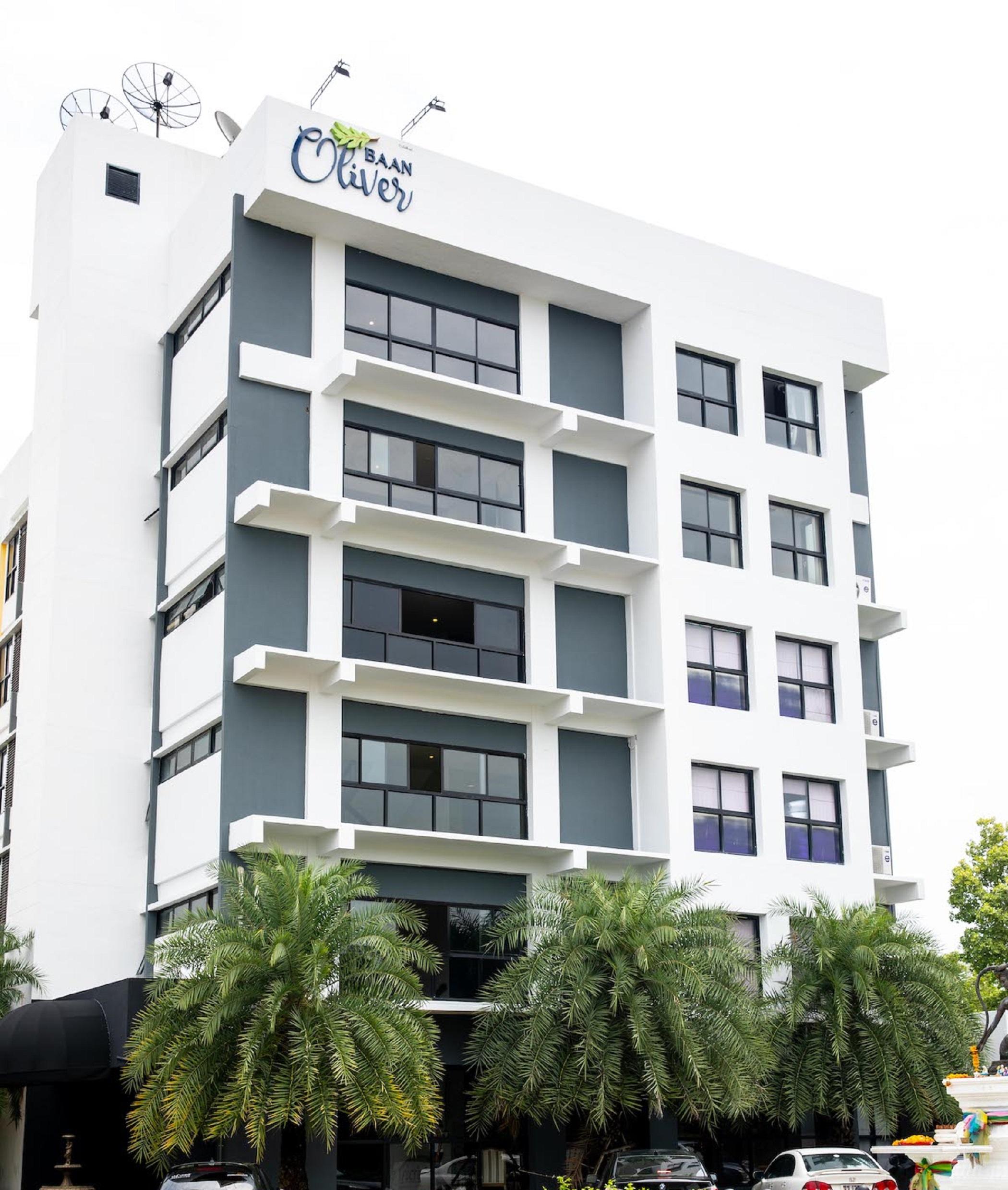 Baan Oliver Srinakarin Bangkok Exterior foto