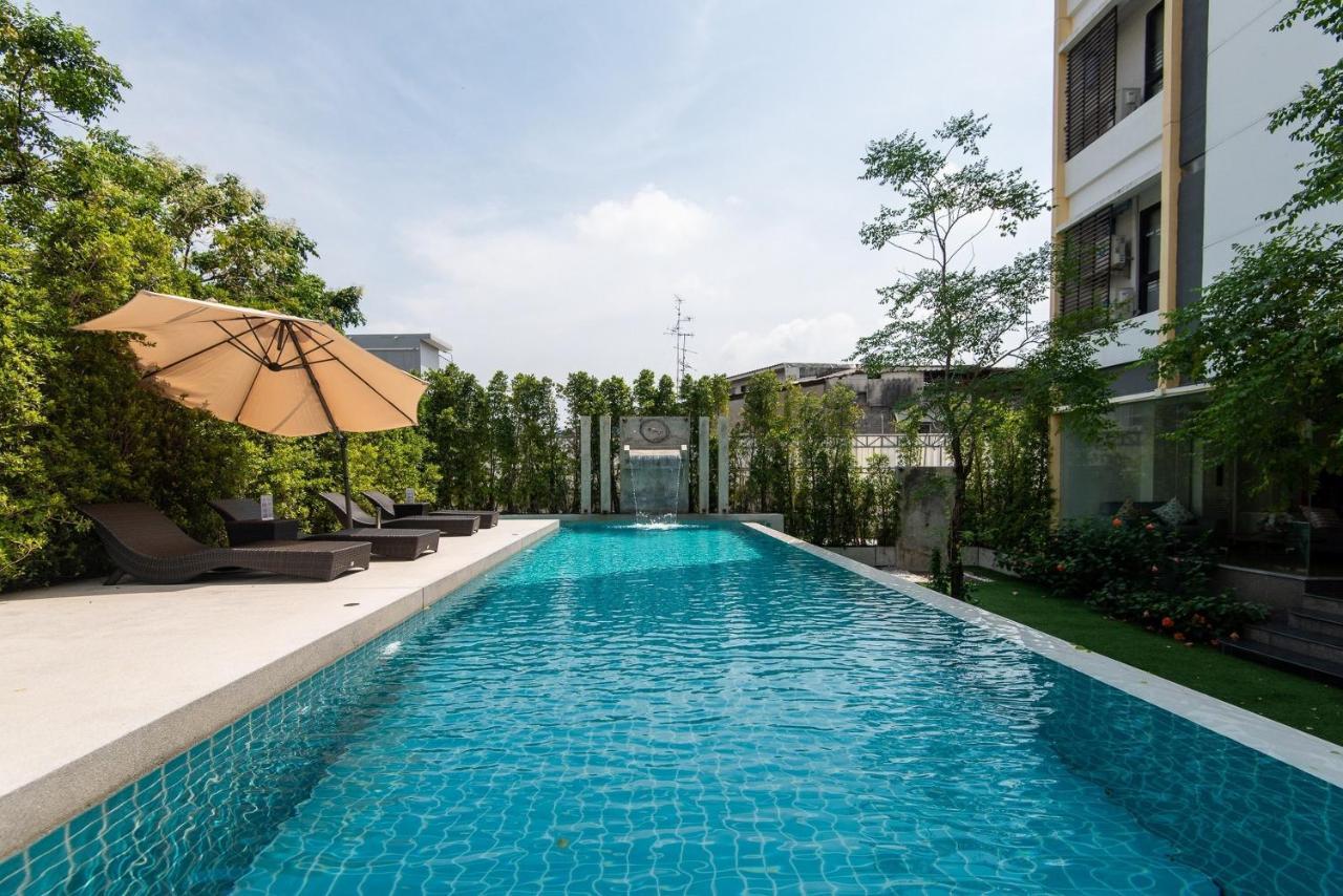 Baan Oliver Srinakarin Bangkok Exterior foto